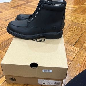 Brand new never worn Mens UGG boots